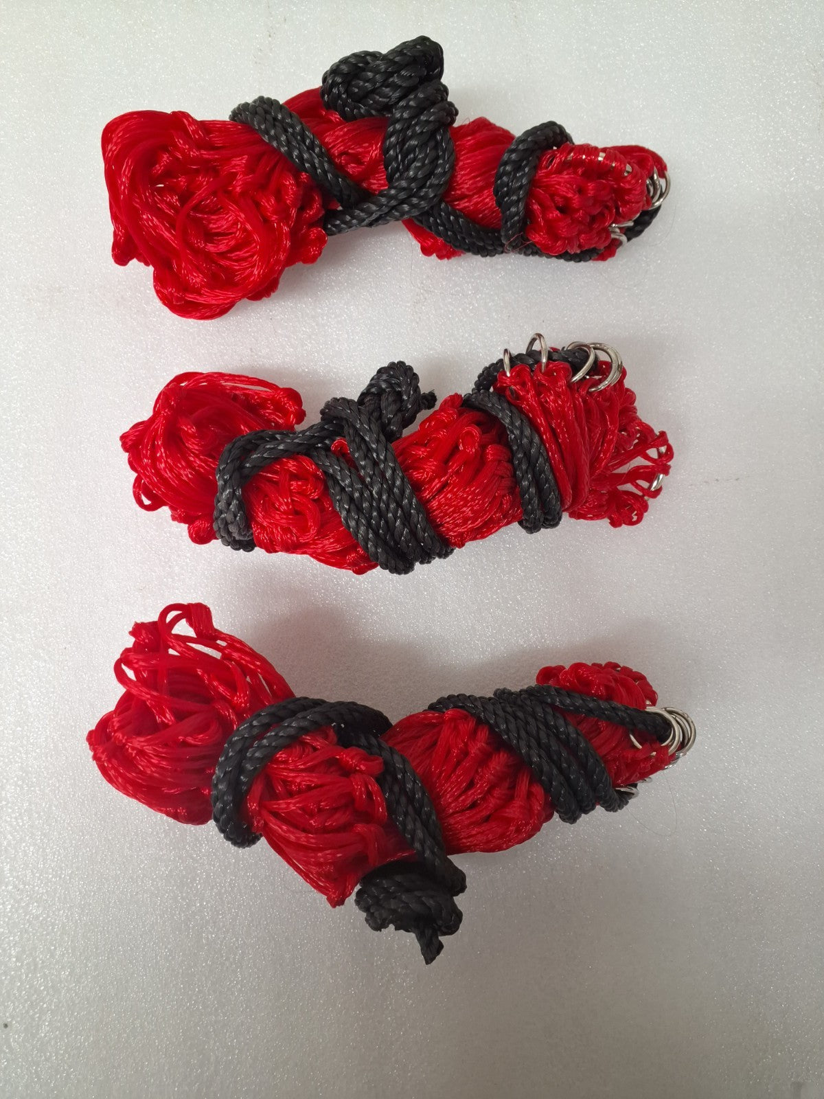 Pack of 3 Haynets strong 12 rings 42 "medium  holes , RED  ON SALE2