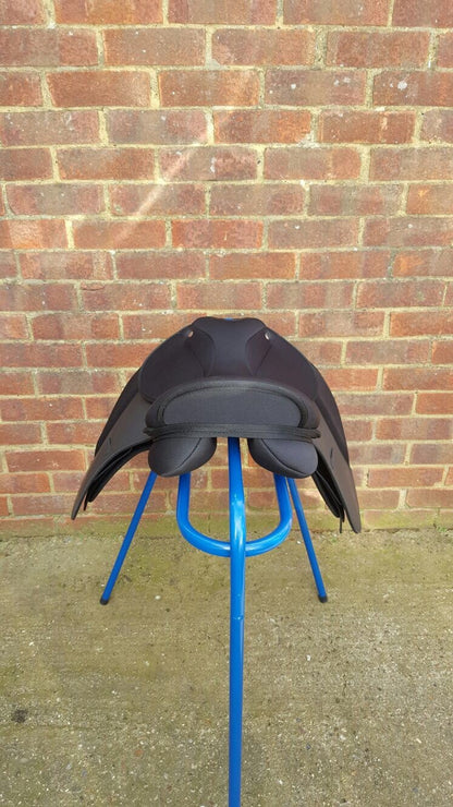 Super-comfy Deeper seat GP Saddle Synthetic CHANGEABLE GULLET SADDLE BLACK