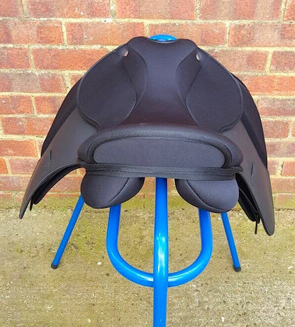 Super-comfy Deeper seat GP Saddle Synthetic CHANGEABLE GULLET SADDLE BLACK
