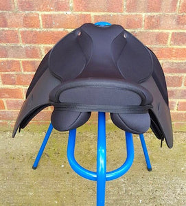 Super-comfy Deeper seat GP Saddle Synthetic CHANGEABLE GULLET SADDLE BLACK