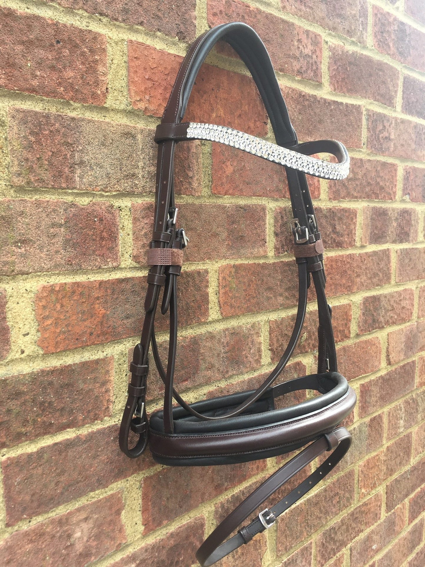Cwell Equine Snaffle Bridle Zurich With U shape 5 rows Crystal Browband Brown Full(697)