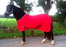 Load image into Gallery viewer, Cwell Equine NEW HORSE COB PONY RED SHOW TRAVEL FLEECE RUG 3&#039;6&quot;-6&#039;9&quot; stable cooler choice of Sizes

